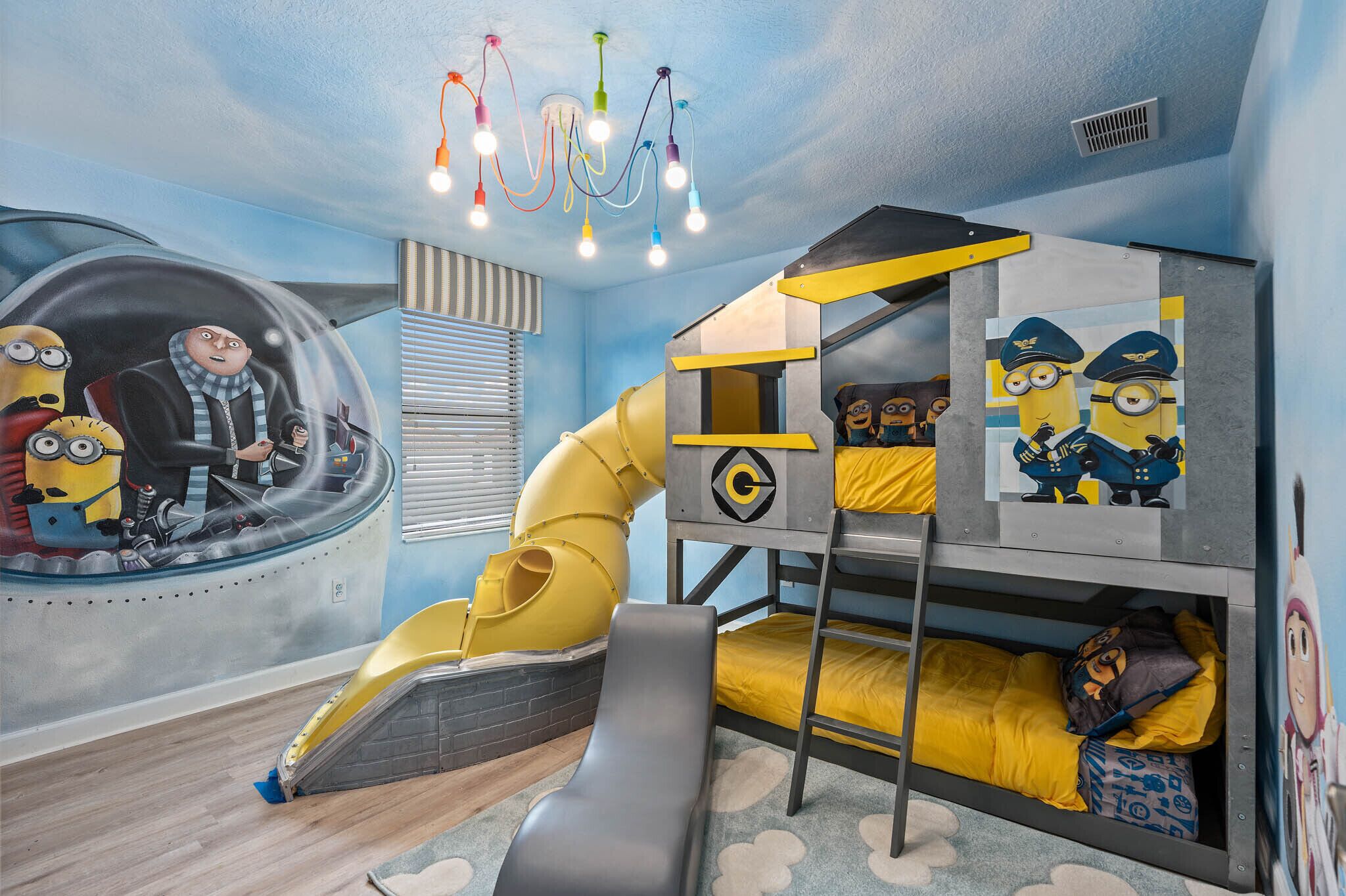 Ultimate Retreat: 8BR, Game Room, Pool & Theatre