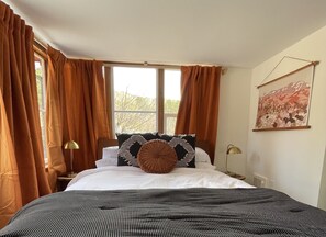 2 bedrooms, desk, iron/ironing board, travel cot
