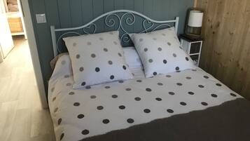 3 chambres, fer et planche Ă repasser, Wi-Fi, draps fournis