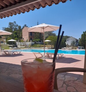 Swim-up bar - Euphoria Complex (Corfu)