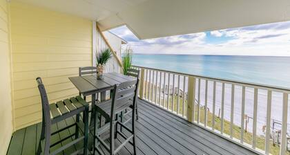 30A Gulf front 2 Bed/2 Bath Sleeps 6 Private beach- Beach service included