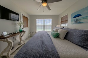 2 bedrooms, iron/ironing board, free WiFi, bed sheets - 30A Gulf front 2 Bed/2 Bath Sleeps 6 Private beach- Beach service included (Santa Rosa Beach)