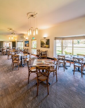 Cooked-to-order breakfast for a fee on weekdays