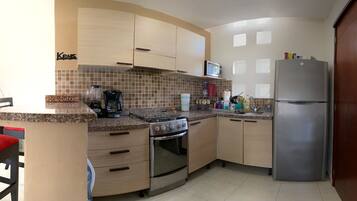 Fridge, microwave, oven, coffee/tea maker