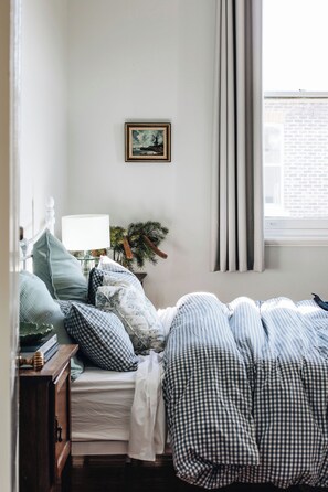 11 bedrooms, desk, iron/ironing board, free WiFi