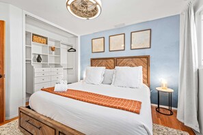 3 Schlafzimmer, Schreibtisch, Bügeleisen/Bügelbrett, WLAN