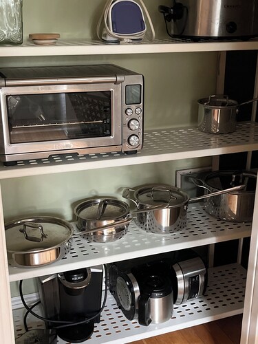 Near Old Silver Beach Falmouth/Two bedroom , private bathroom and kitchenette