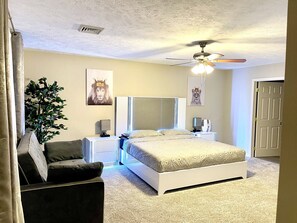 3 bedrooms, iron/ironing board, WiFi, bed sheets