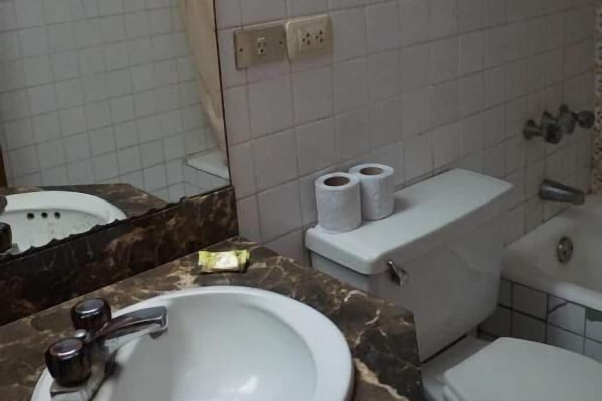 Rainfall showerhead, hair dryer, heated floors, towels