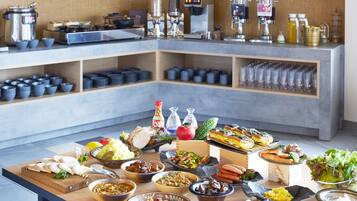 Café da manhã com buffet todos os dias mediante uma taxa