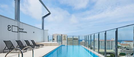 Piscine sur le toit