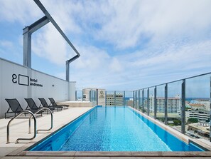 Pool auf dem Dach