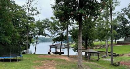 Beautiful quiet home in cove with dock
