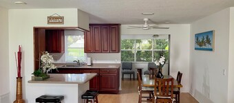 Private heated in-ground pool oasis with golf cart in Rio Grande!