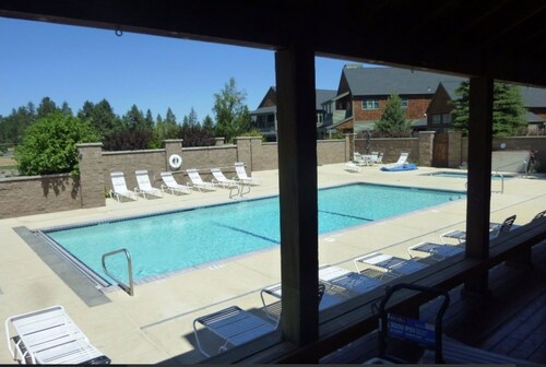View stunning sunsets and enjoy cozy comfort steps from the heart of Sisters.
