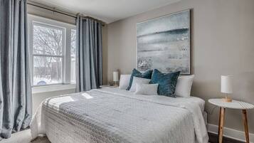 3 bedrooms, iron/ironing board, free WiFi, bed sheets