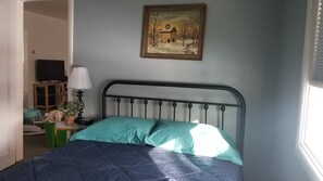 3 camere, una scrivania, ferro/asse da stiro, Wi-Fi gratuito