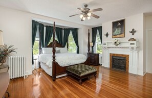 9 bedrooms, desk, iron/ironing board, travel crib