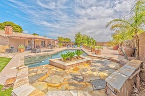 A heated pool - 4BR/3BA - Beautiful yard, Pool, Spa, BBall (Las Vegas)
