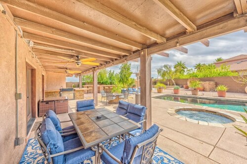 4BR/3BA - Beautiful yard, Pool, Spa, BBall