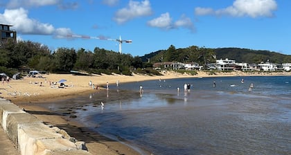 ARTNEST GETAWAY Walk to the beach - dog friendly