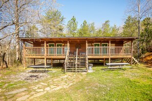 Exterior - Bigfoot Lodge Room Two (Benton)