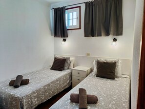 2 sovrum, resesäng, gratis wi-fi och sängkläder