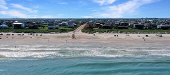 Surf Inn - Laid Back Living in Favorable Area of Port A with Heated Private Pool