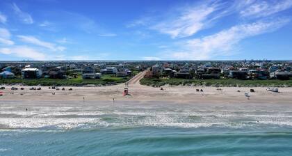 Surf Inn - Laid Back Living in Favorable Area of Port A with Heated Private Pool