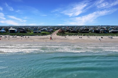 Surf Inn - Laid Back Living in Favorable Area of Port A with Heated Private Pool