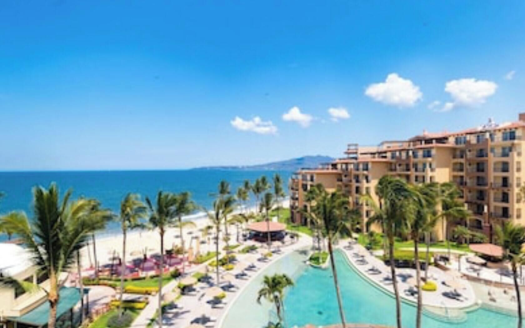 Een buitenzwembad, een verwarmd zwembad