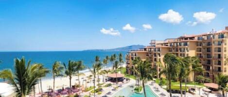 Een buitenzwembad, een verwarmd zwembad