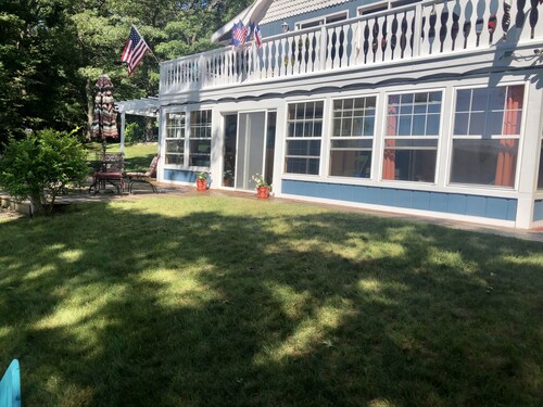 Lakefront Vacation Rental! Walk to Lake Michigan!