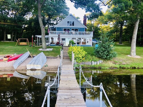 Lakefront Vacation Rental! Walk to Lake Michigan!