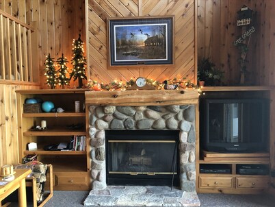 Lakeside cabin on Golf Course resort