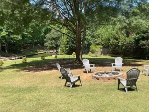 Property grounds - Cozy home on Lake Oconee w/gameroom & Golden Tee (eatonton)