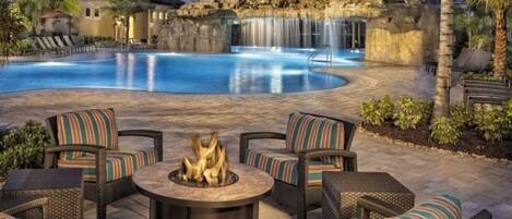 屋外プール、温水プール