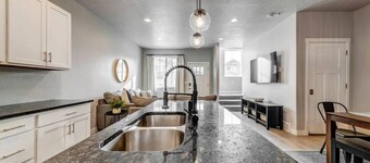 Upscale Bluffdale Townhome w/2 Car Garage