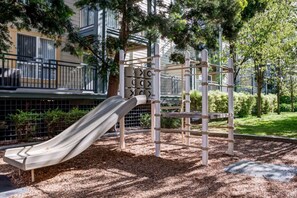 Children’s area - Ideal Sunnyvale 1BR w/ Gym, W/D & Lounge, walk to Google, by Blueground (Sunnyvale)
