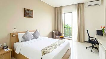 Enkeltrom – superior, 1 queensize-seng | Safe på rommet, skrivebord og skrivebord for bærbar PC