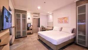 Deluxe Room, 1 King Bed, Non Smoking | Free WiFi