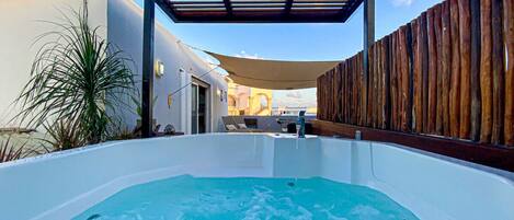 Bain à remous extérieur