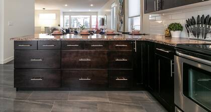 3B Executive Home - All King Beds - Fireplace - Netflix