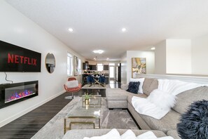 Smart TV, fireplace, Netflix, streaming services
