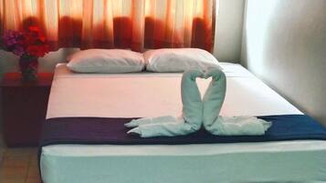 Apartment | Seterika/papan seterika, cadar katil