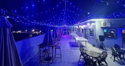 Sunseekers Outrigger Hotel