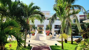 Property grounds - Garden Floor Condo with amazing pool at Paseo del Sol (Solidaridad)