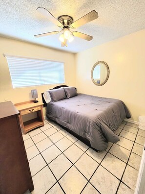 5 bedrooms, desk, iron/ironing board, free WiFi