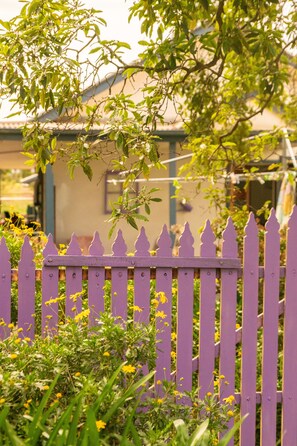 Property grounds - Views, nature, cosy, close to wineries and hiking, campfire, dogs welcome (Panton Hill)