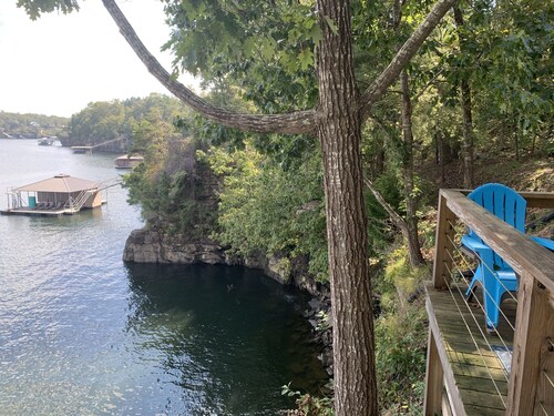 Cozy Cabin on the Bluff with the best view on Lewis Smith Lake